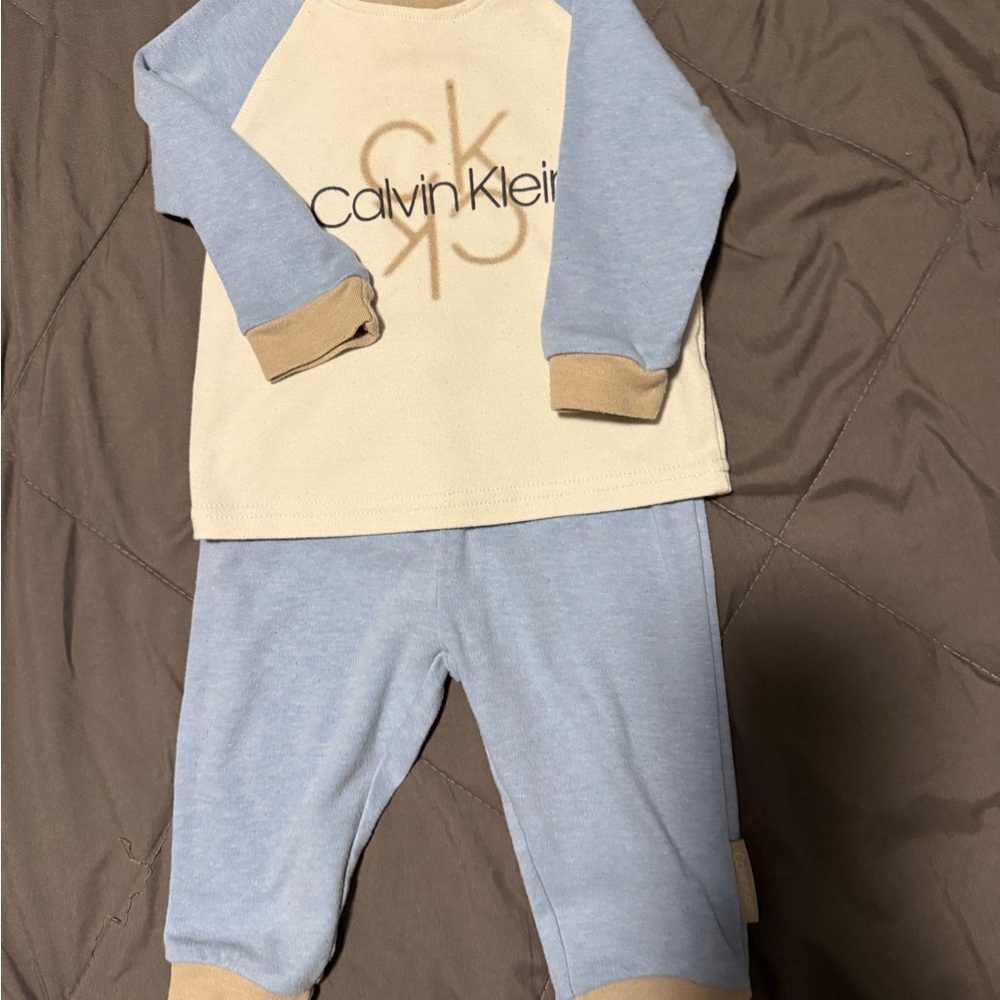 Calvin Klein Infant Set in Light Blue and Beige